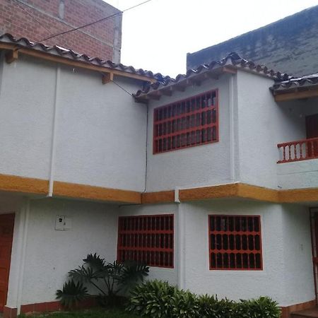 Casa Hotel Palmas Del Estadio 2メデジン エクステリア 写真