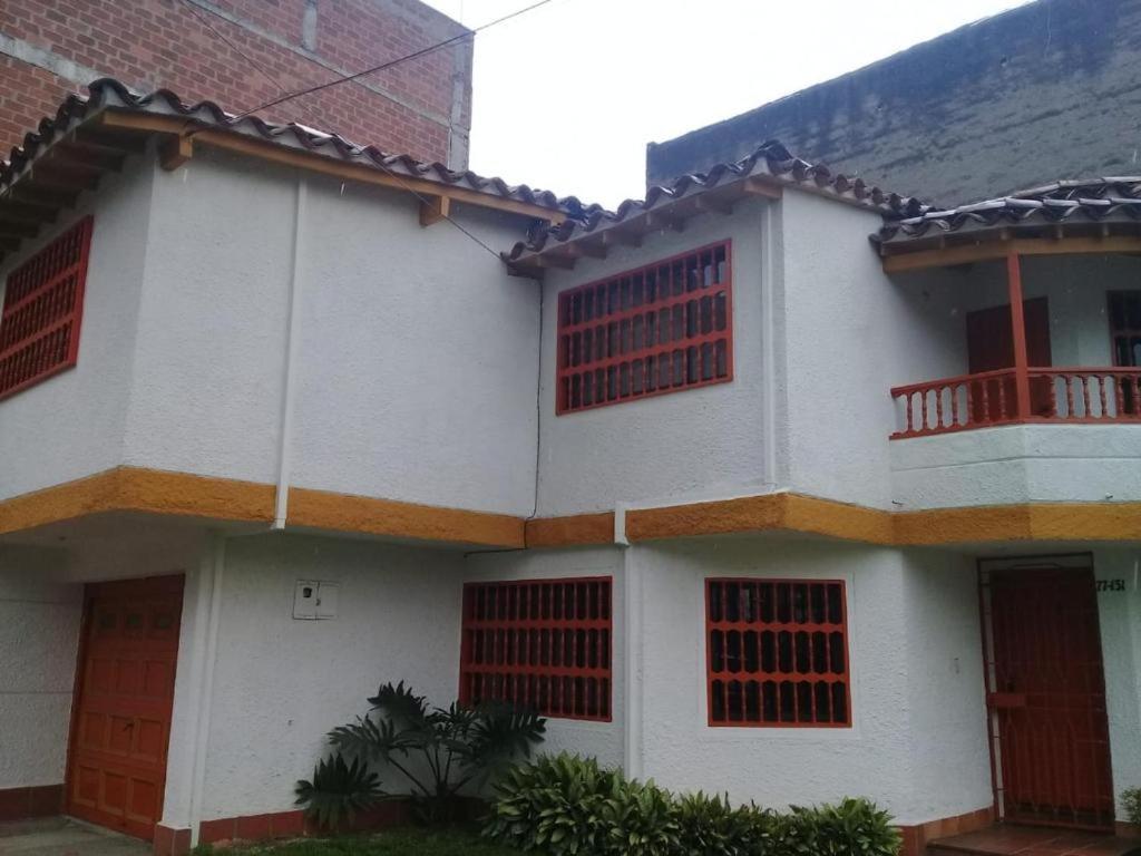 Casa Hotel Palmas Del Estadio 2メデジン エクステリア 写真
